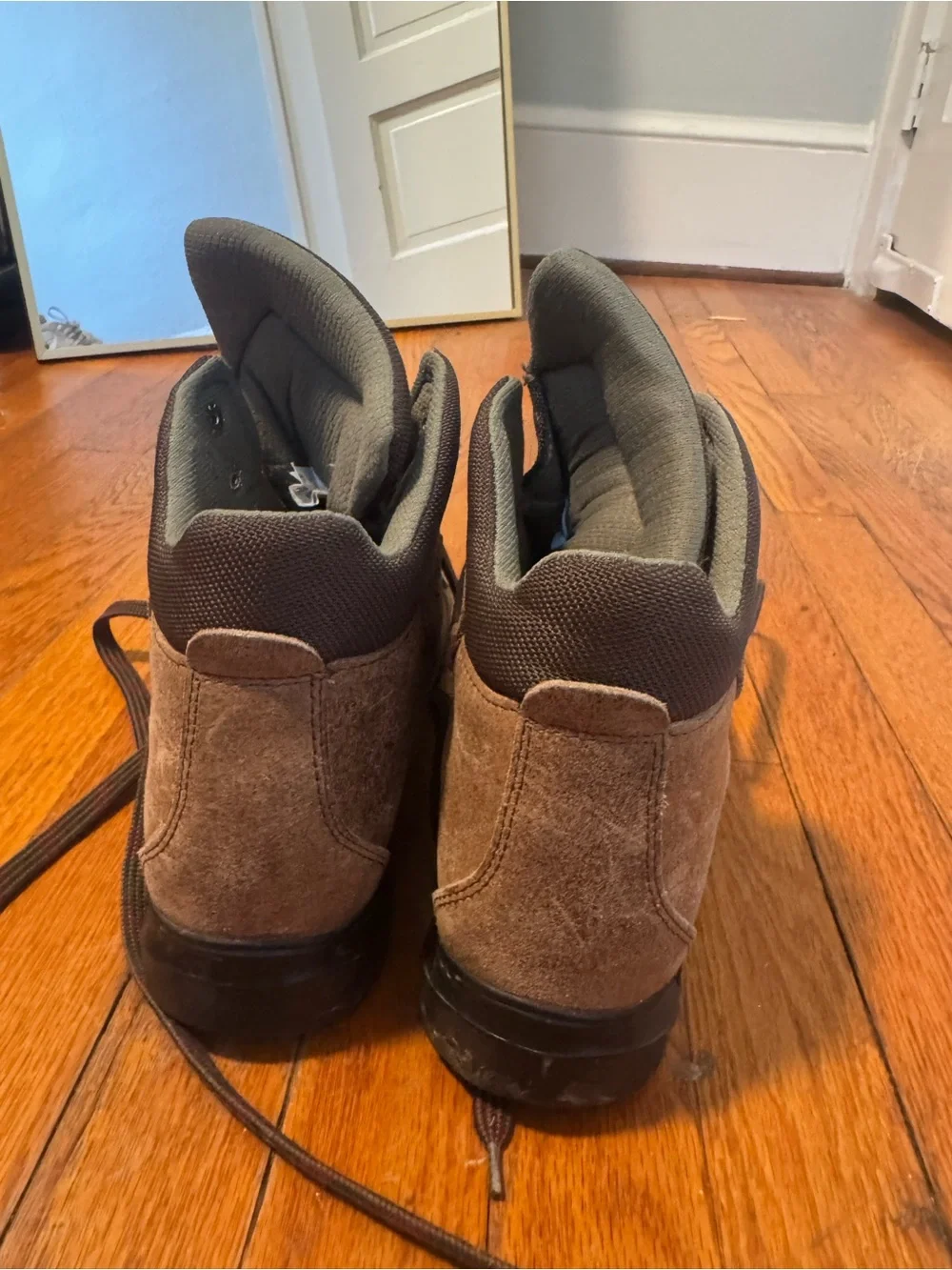 Asolo Men's Brown Suede Hiking Boots with Black Vibram Outsole